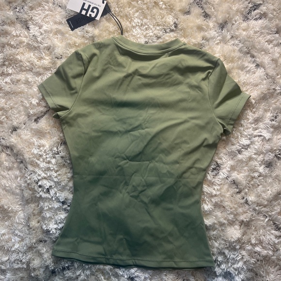 💚 Gold Hinge Matcha Green Essential Full Length Short Sleeve Top Shirt - Picture 6 of 7